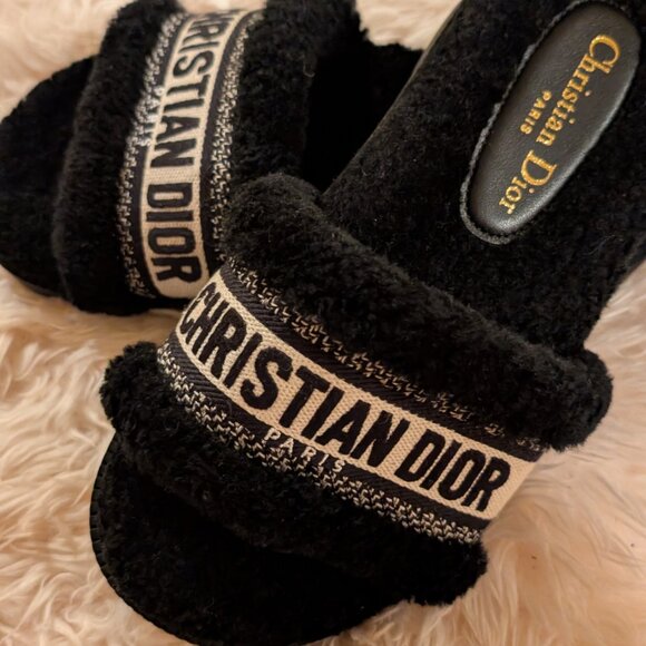 Slipper - Picture 4 of 6